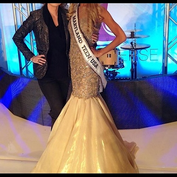 Winning Sherri Hill Custom Gown - Picture 2 of 8